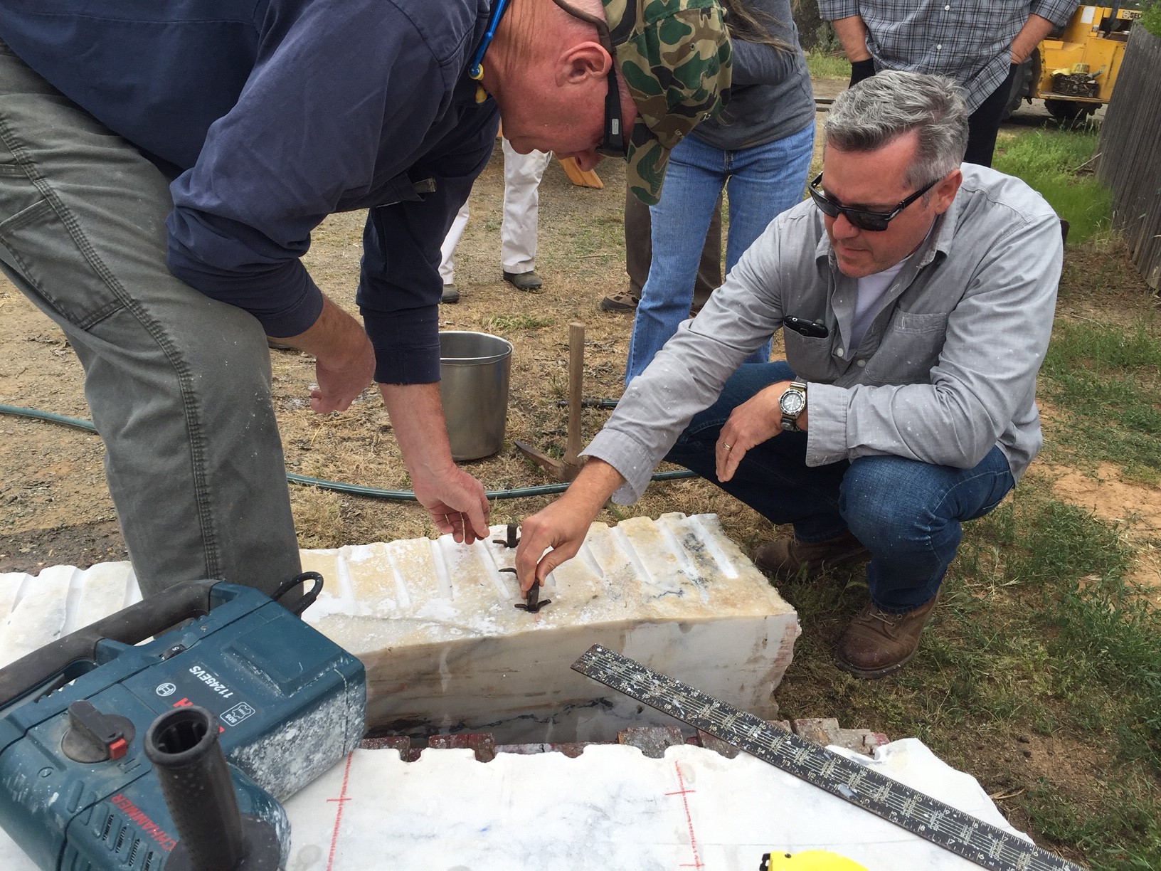 Splitting stone